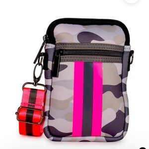 HAUTE SHORE Camouflage crossbody Pink and Gray